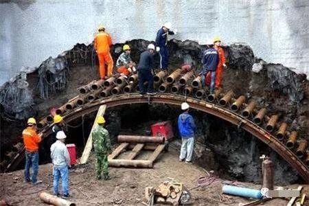 重庆隧道钢花管支护案例
